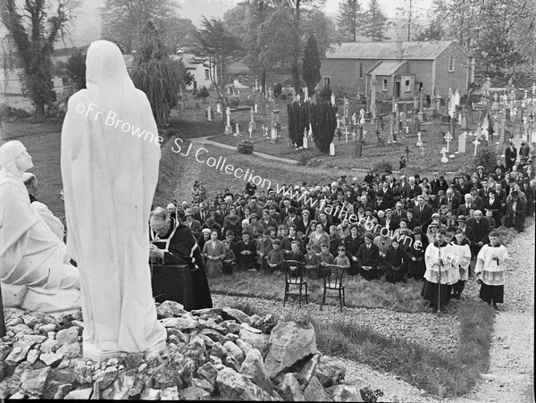 PRAYING FOR DEAD AT BALLYPOUSTA CEMETERY CANON HARMON & FR.T.COUNIHAN S.J.